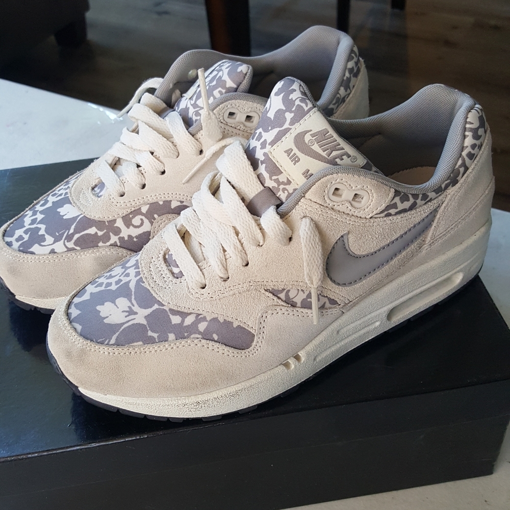 Liberty of London x Nike WMNS Air Max 1 “Fast Love
